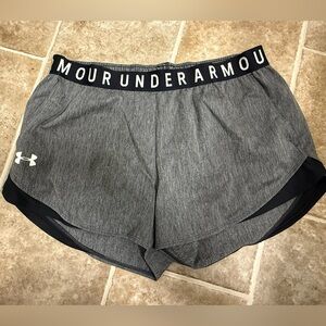 Under Armour Workout Shorts Size Large Black and Grey